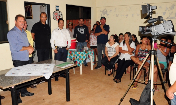 Presidente da Câmara Helio Albarello e vereadores participam de reunião sobre Segurança Pública e Limpeza Urbana no Bairro Olídia Rocha.