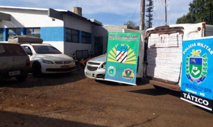 Polícia Militar de Maracaju em apoio a Força Tática de Nioaque apreende três veículos carregados de cigarros contrabandeados do Paraguai.