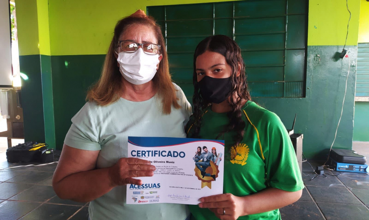Governo Municipal de Rio Brilhante entrega 210 certificados do programa Acessuas aos alunos da Escola Etalívio Pereira Martins