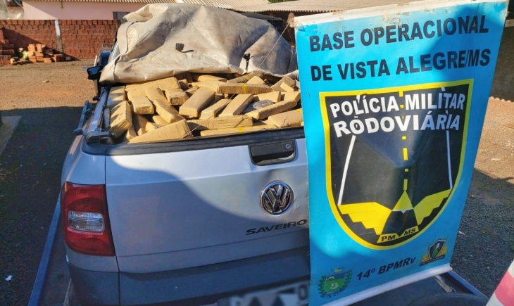Polícia Militar Rodoviária de Vista Alegre recupera veículo roubado que transportava quase meia tonelada de drogas.