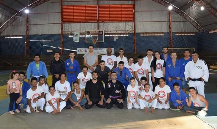 Fruto de parceria entre Projeto Ginga Maracaju e Liga Confederada de Judô 'Curso de Capoeira e Defesa Pessoal' foi realizado em Maracaju. Saiba mais.