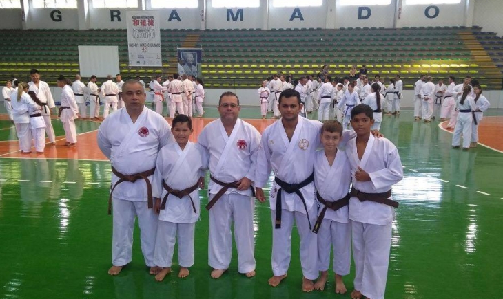 Atletas de Karatê integrantes do Projeto Mão Amiga e Academia Kenshin de Karatê participam de Gramado Rio Grande do Sul do Gashuku 2018