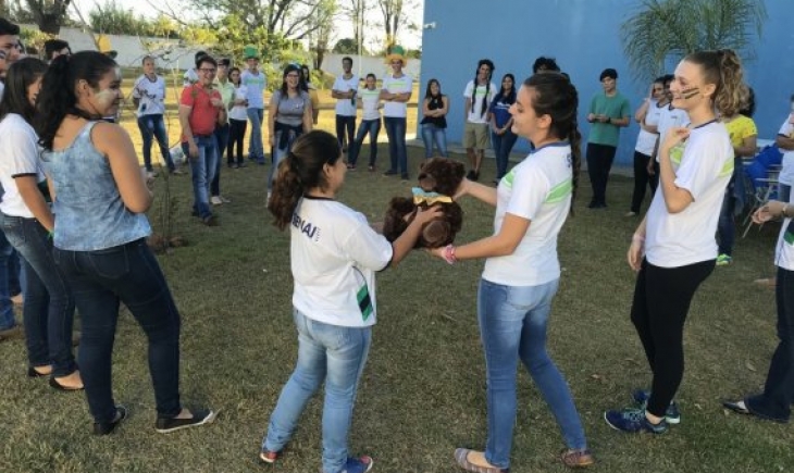 Recepção dos alunos do curso de assistente administrativo do Senai de Maracaju tem dinâmicas e brincadeiras