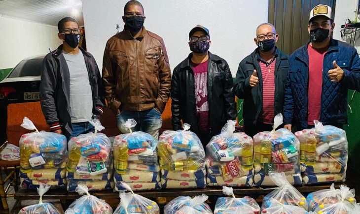 Live Solidária arrecadou 50 cestas básicas que serão entregues para famílias carentes.