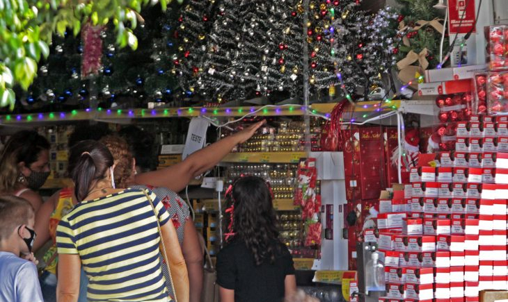 Procura-se Papai Noel: com economia aquecida, vagas de trabalho crescem 15% em 24 horas na Capital