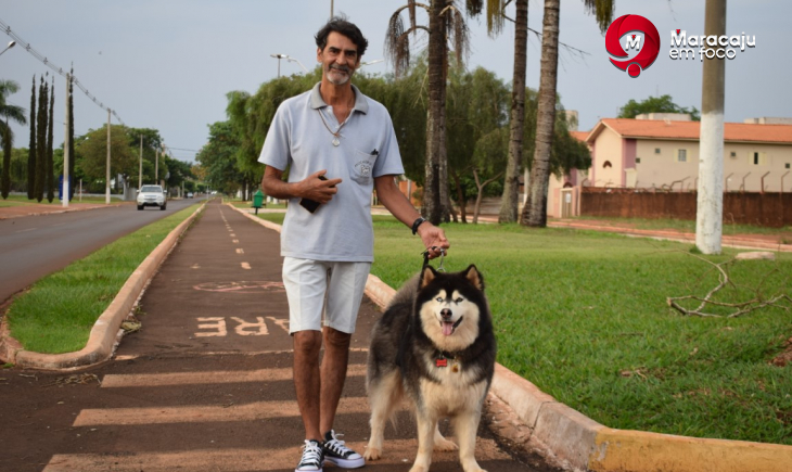 Comum nos grandes centros, Fernando Heitor renovou sua vida profissional ao deixar o campo para assumir a profissão de “Passeador de Cão”.