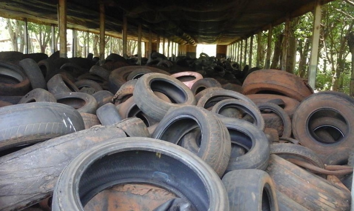 'ECO Pneu' que recebe pneus de Maracaju esta lotado, Prefeitura pede colaboração de proprietários de borracharias.