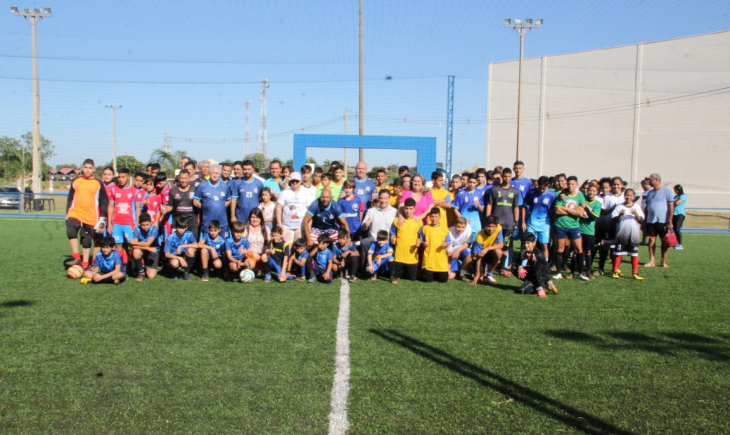 Prefeitura inaugura primeira quadra de futebol society com grama sintética de Nova Alvorada do Sul
