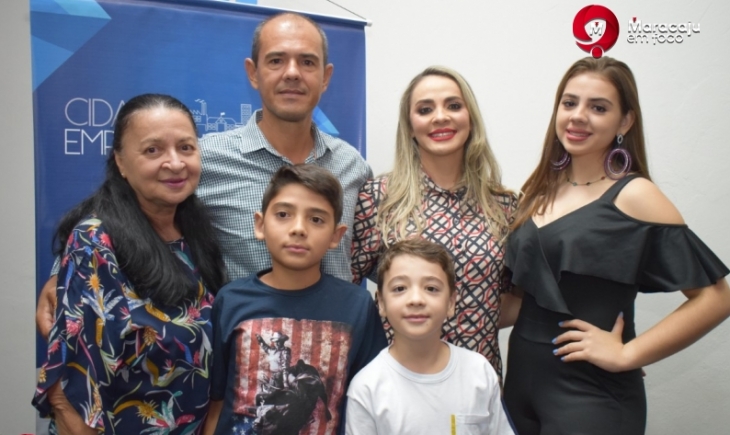 Rosimari Pinheiro comemora aniversário sendo destaque no “Personalidade em Foco”