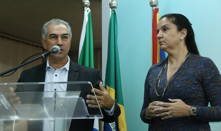 “Em briga de marido e mulher se mete a colher, sim”, defende Reinaldo Azambuja