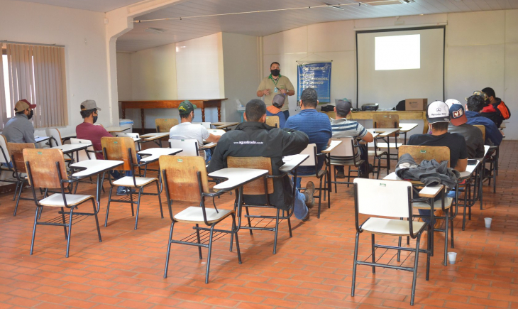 Sindicato Rural de Maracaju e SENAR MS realizou curso de preparo e cuidado com defensivos agrícolas.
