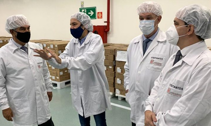 Governador visita fábrica onde será produzida vacina russa Sputnik e manifesta interesse pela compra do imunizante