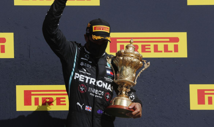 F1: Mesmo com pneu furado, Hamilton vence GP da Inglaterra