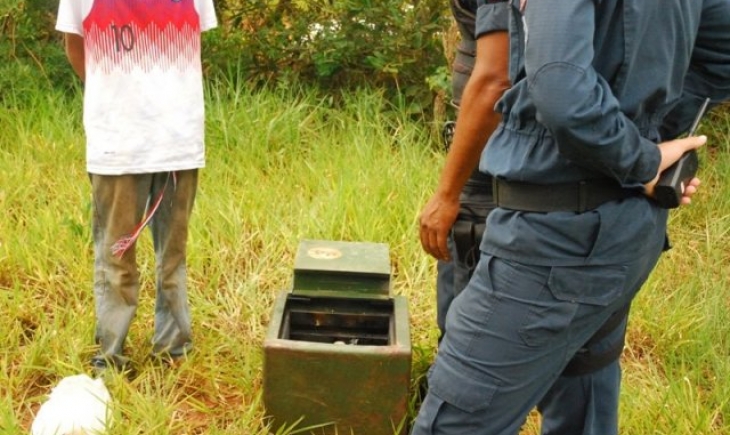 Bataguassu: Adolescentes roubam cofre e queimam cerca de R$ 45 mil em cheques