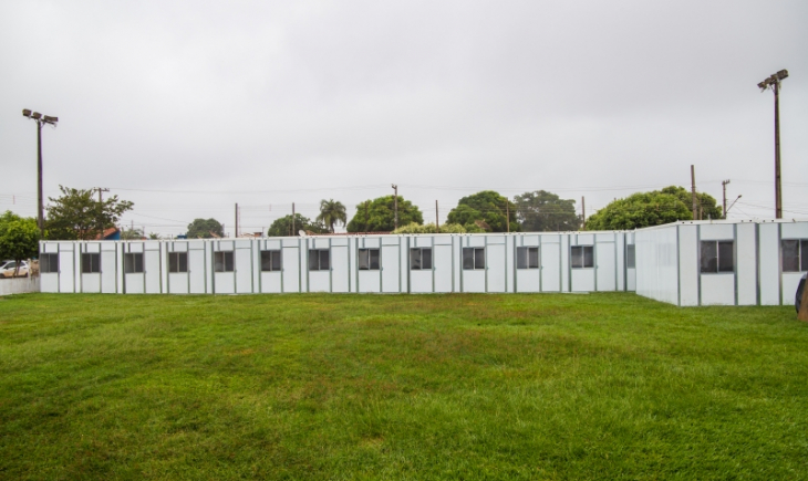 Prefeitura de Maracaju instala “salas provisórias” em containers para atender alunos da Escola Municipal Professora Irma de Lima Matos