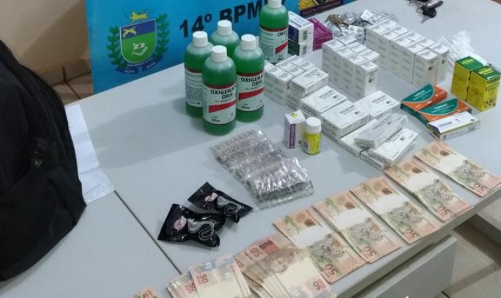 Polícia Rodoviária de Vista Alegre apreende medicamentos contrabandeados e notas falsas. Saiba mais.