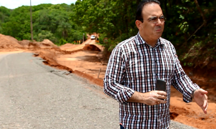 Felipe Orro vistoria obras de pavimentação na Estrada Parque de Aquidauana
