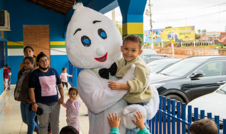 Prefeitura de Maracaju leva Zé Gotinha no “Dia Nacional da Imunização” para incentivar vacinação de crianças