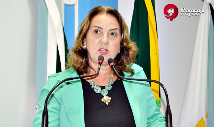 Vereadora Eliane Simões reforça pedido de limpeza na Rua Major Carlos da Silva.