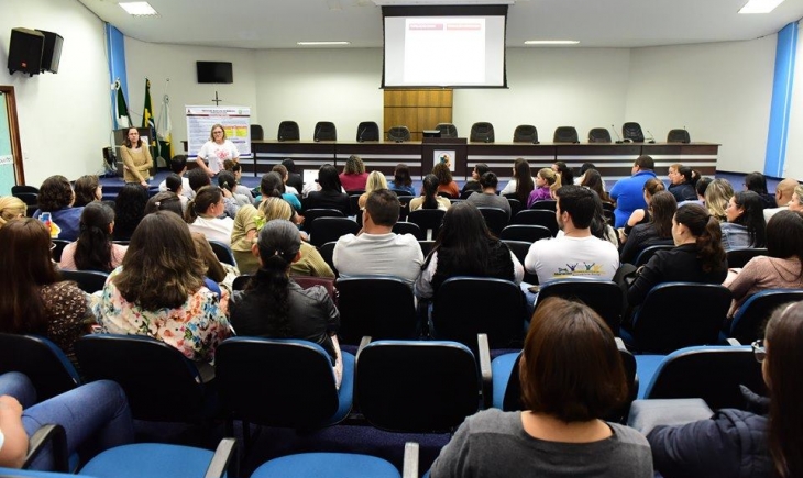 Maracaju: Profissionais da Saúde e Assistência Social recebem atualização sobre HIV, prevenção e tratamento. Leia.