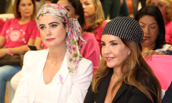 Arrecadação de lenços na Assembleia ajuda mulheres na luta contra o câncer