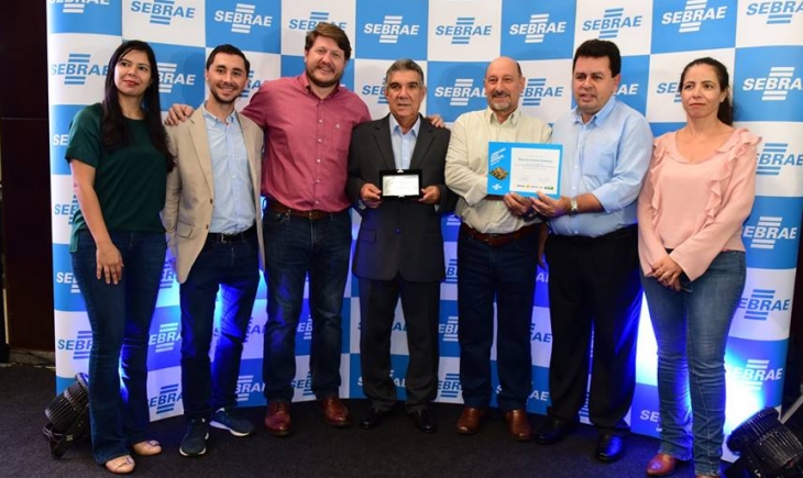 Pela segunda vez a nível de estado, Prefeito Maurílio Azambuja é reconhecido com o Prêmio Prefeito Empreendedor do SEBRAE. Saiba mais.
