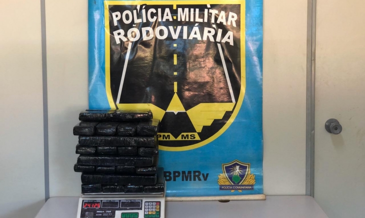 Polícia Militar Rodoviária de Vista Alegre flagra passageiro transportando 24 kg maconha para Caldas Novas - GO. Saiba mais. 