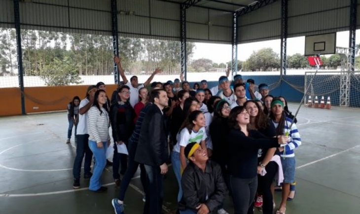 Gincana solidária promovida por alunos do Senai de Maracaju arrecada agasalhos para doação