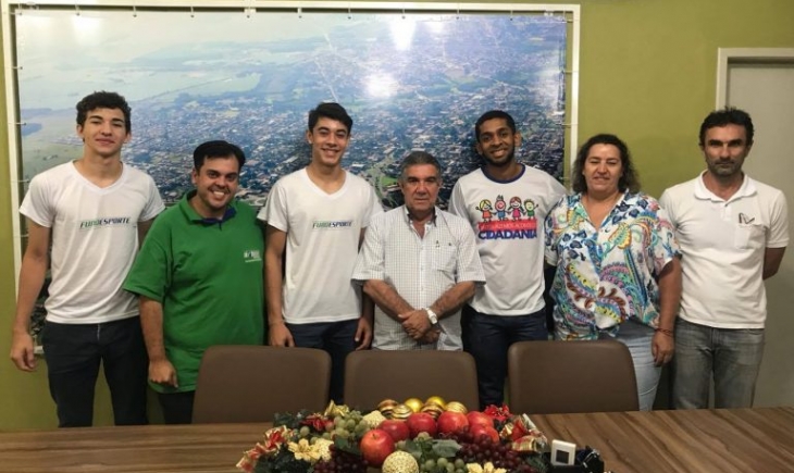 Projeto Pequeno Cidadão se destaca e leva atletas de handebol a São Paulo