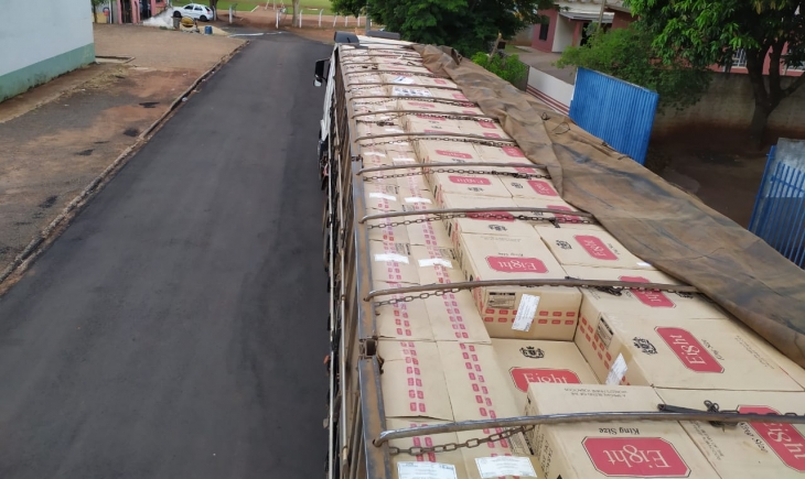 Eldorado: DOF e Força Tática recuperam carreta furtada carregada com 45 mil pacotes de cigarros contrabandeados do Paraguai