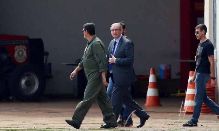 Juíza manda Eduardo Cunha para prisão domiciliar por causa da Covid-19.