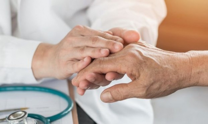 Como a temperatura de suas mãos pode indicar se você sofre de artrite reumatoide