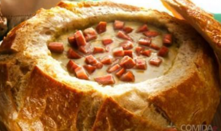 Receita de Sopa cremosa de ervilha com bacon e catupiry