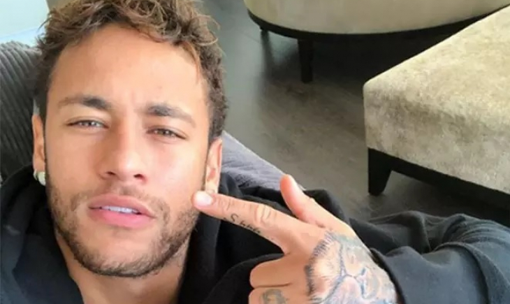 Neymar muda o tom em novo desabafo e pede punição contra zagueiro.