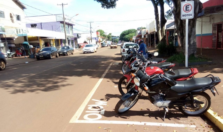 GEMUTRAM finaliza demarcação de áreas de estacionamento de motocicletas na Rua Joaquim Murtinho. Leia.
