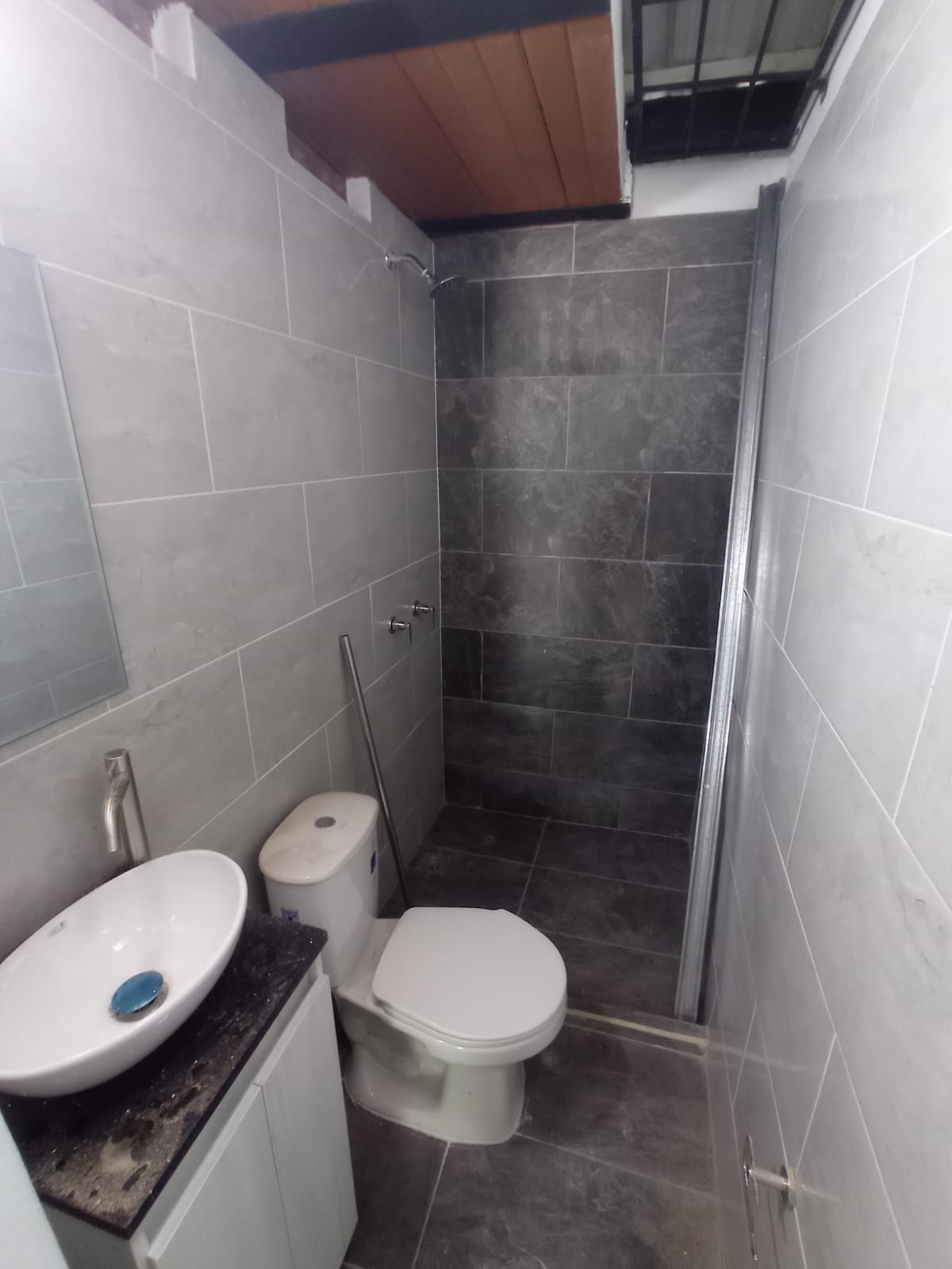 MANZANARES, MEDELLÍN - APAR00996