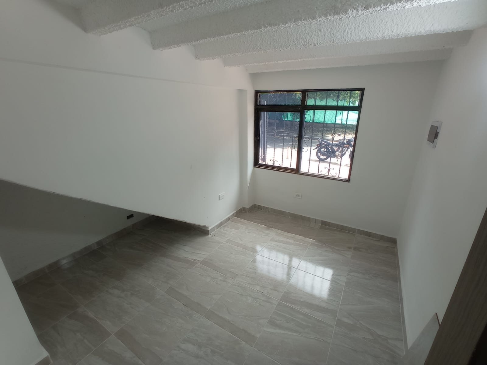 MANZANARES, MEDELLÍN - APAR00997
