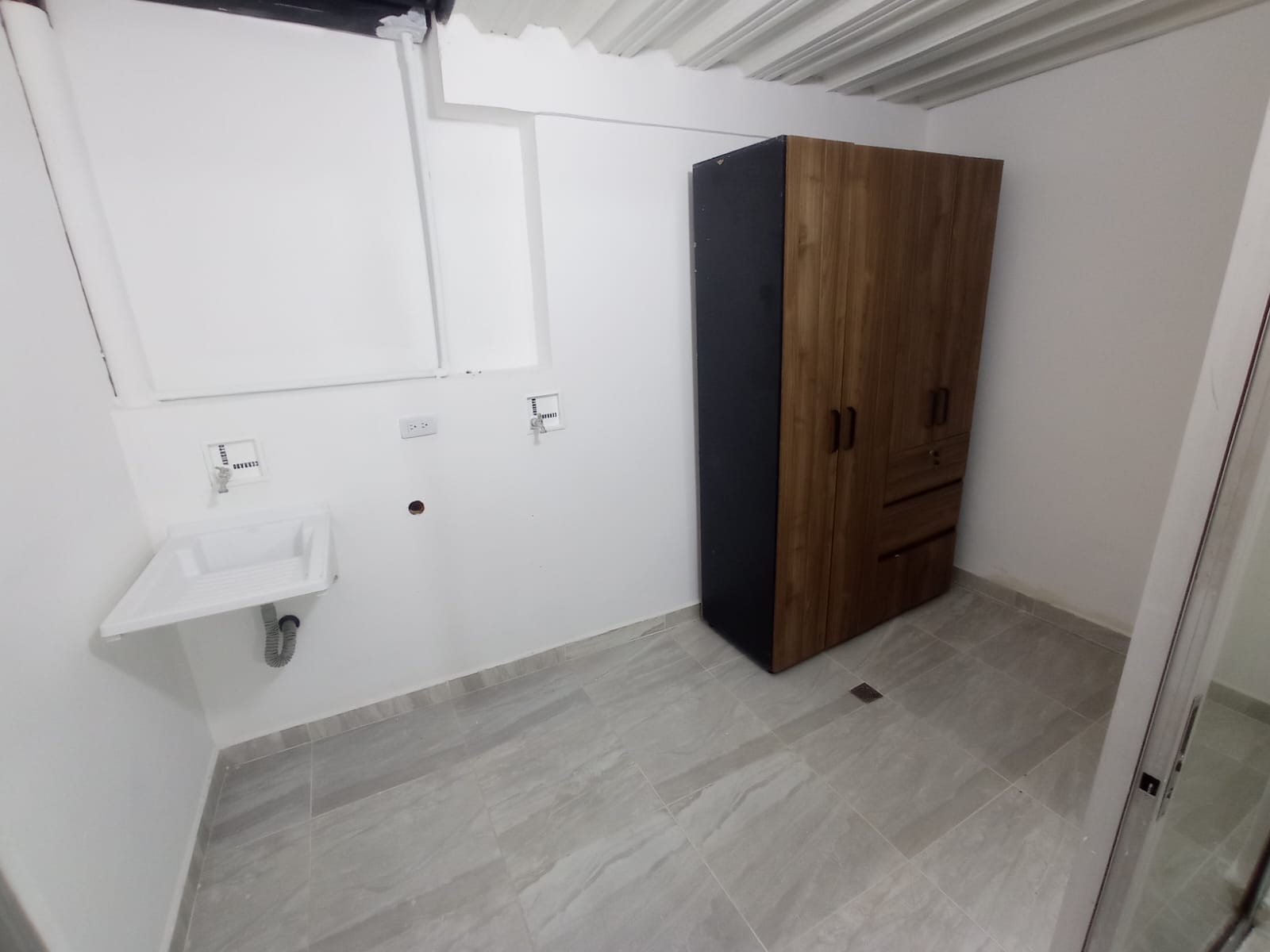 MANZANARES, MEDELLÍN - APAR00997