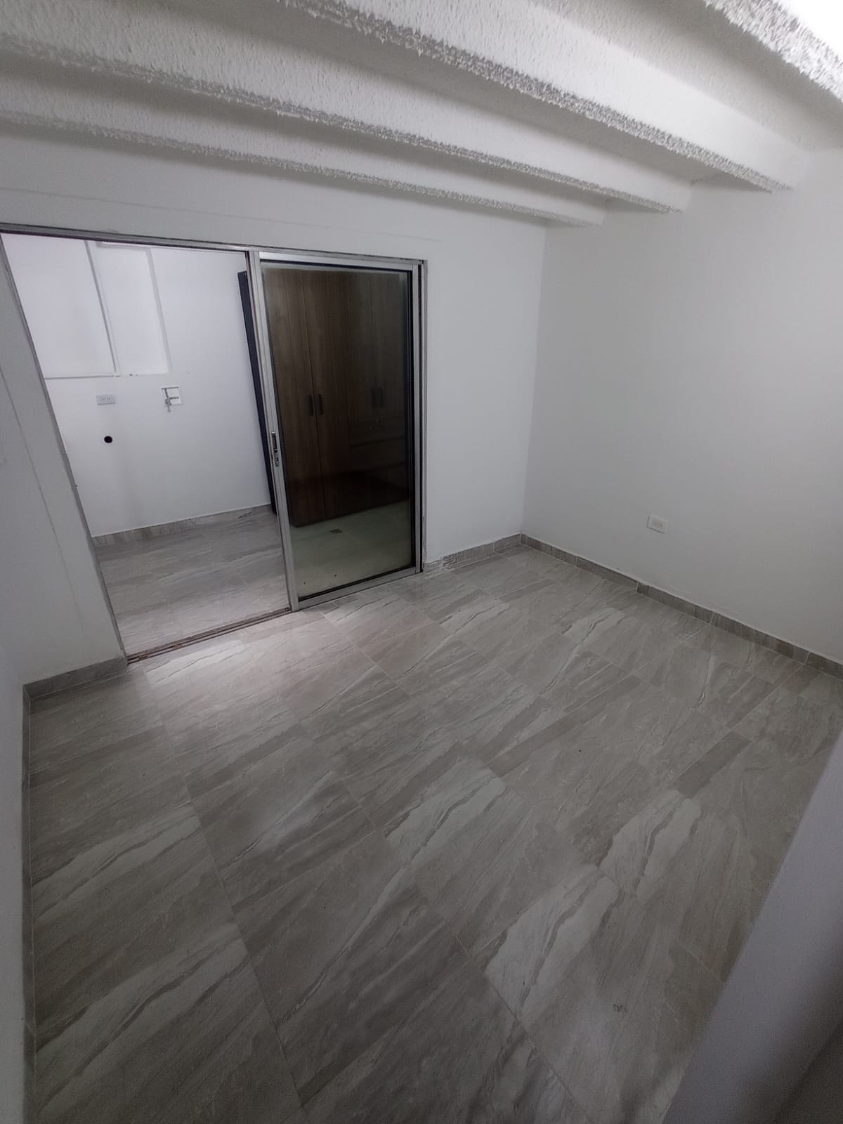 MANZANARES, MEDELLÍN - APAR00997