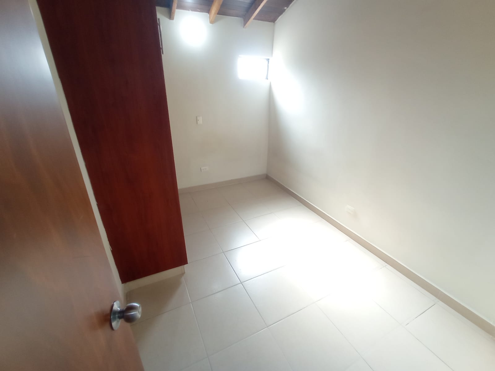 BELEN LA NUBIA, MEDELLÍN - APAR01001