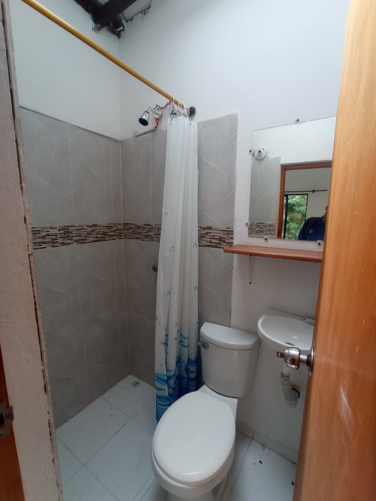 SAN ANTONIO PRADOS DEL ESTE, MEDELLÍN - APAR01006
