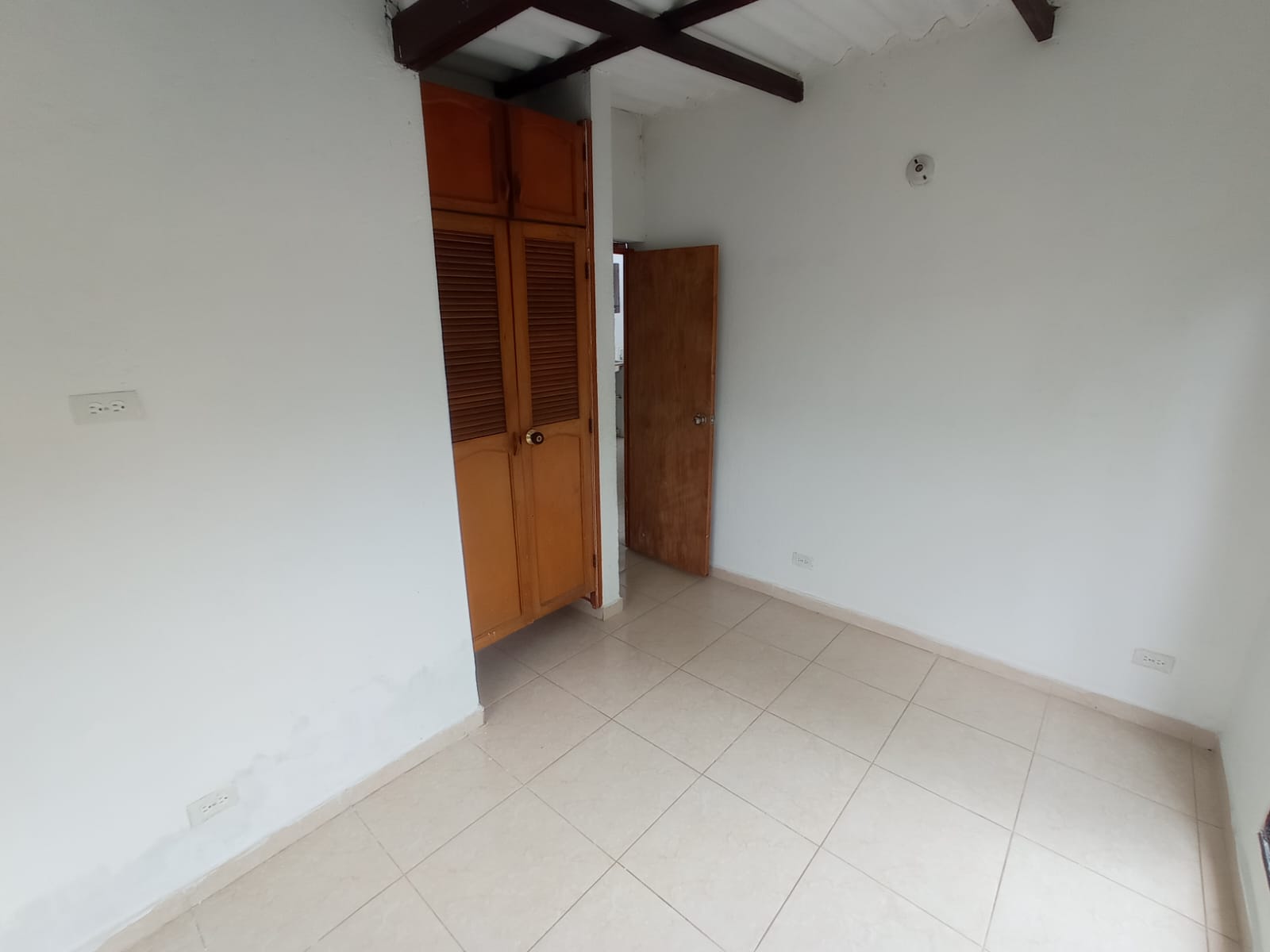 SAN ANTONIO PRADOS DEL ESTE, MEDELLÍN - APAR01006