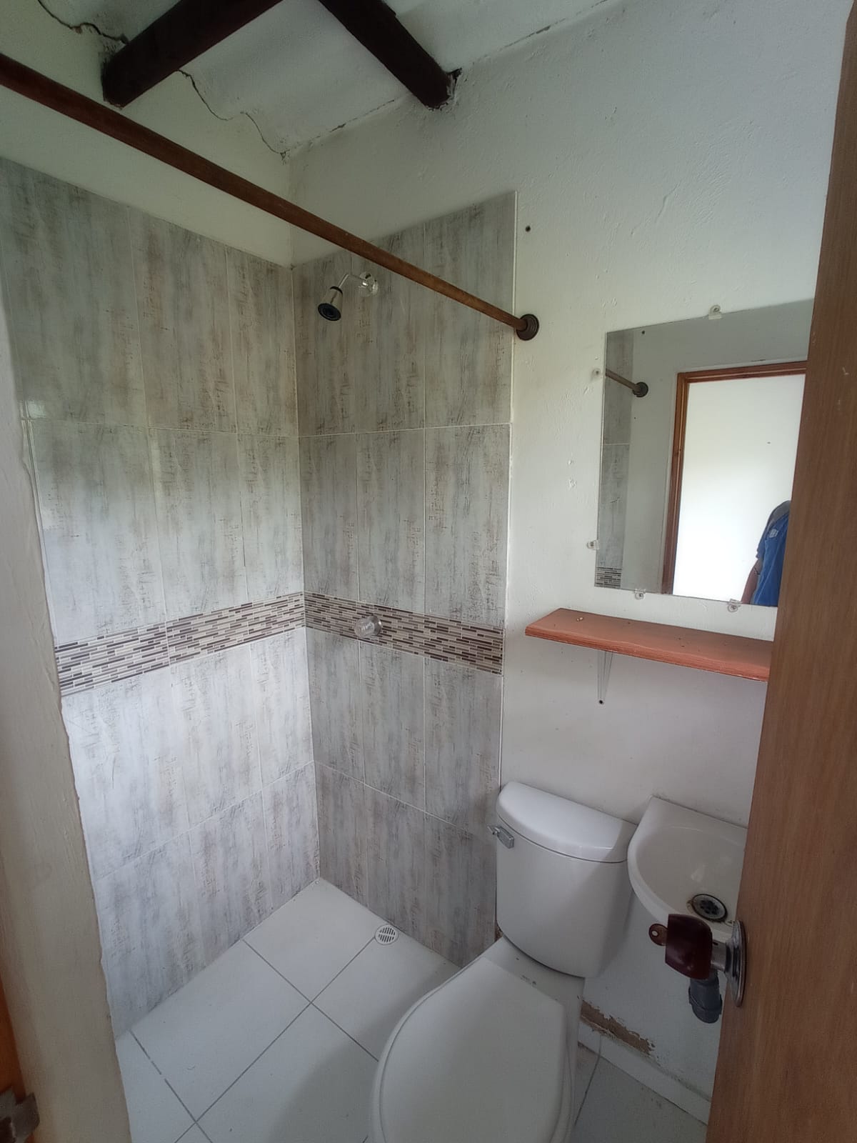 SAN ANTONIO PRADOS DEL ESTE, MEDELLÍN - APAR01006