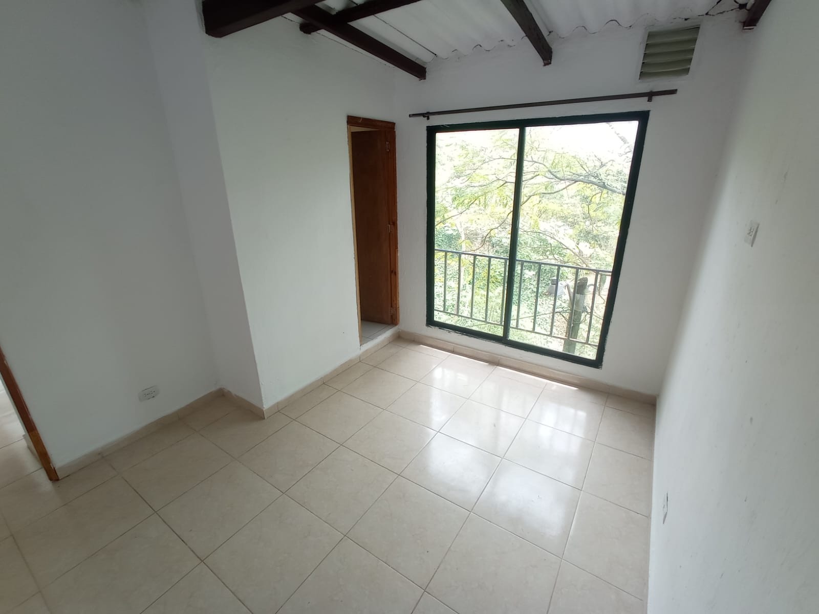 SAN ANTONIO PRADOS DEL ESTE, MEDELLÍN - APAR01006
