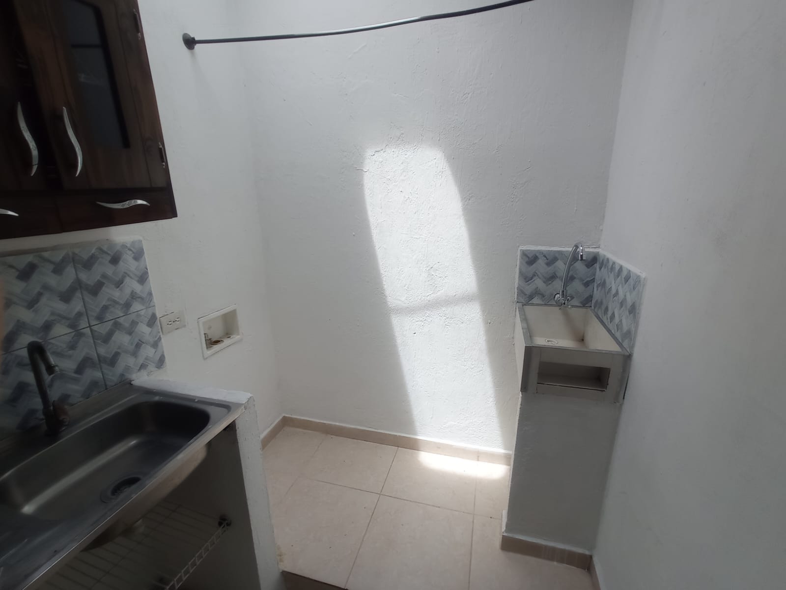 SAN ANTONIO PRADOS DEL ESTE, MEDELLÍN - APAR01006