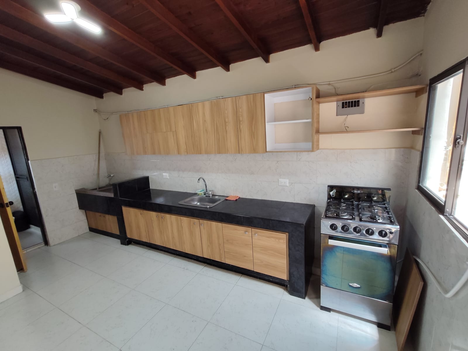 SANTA FE, MEDELLÍN - CAAR01004