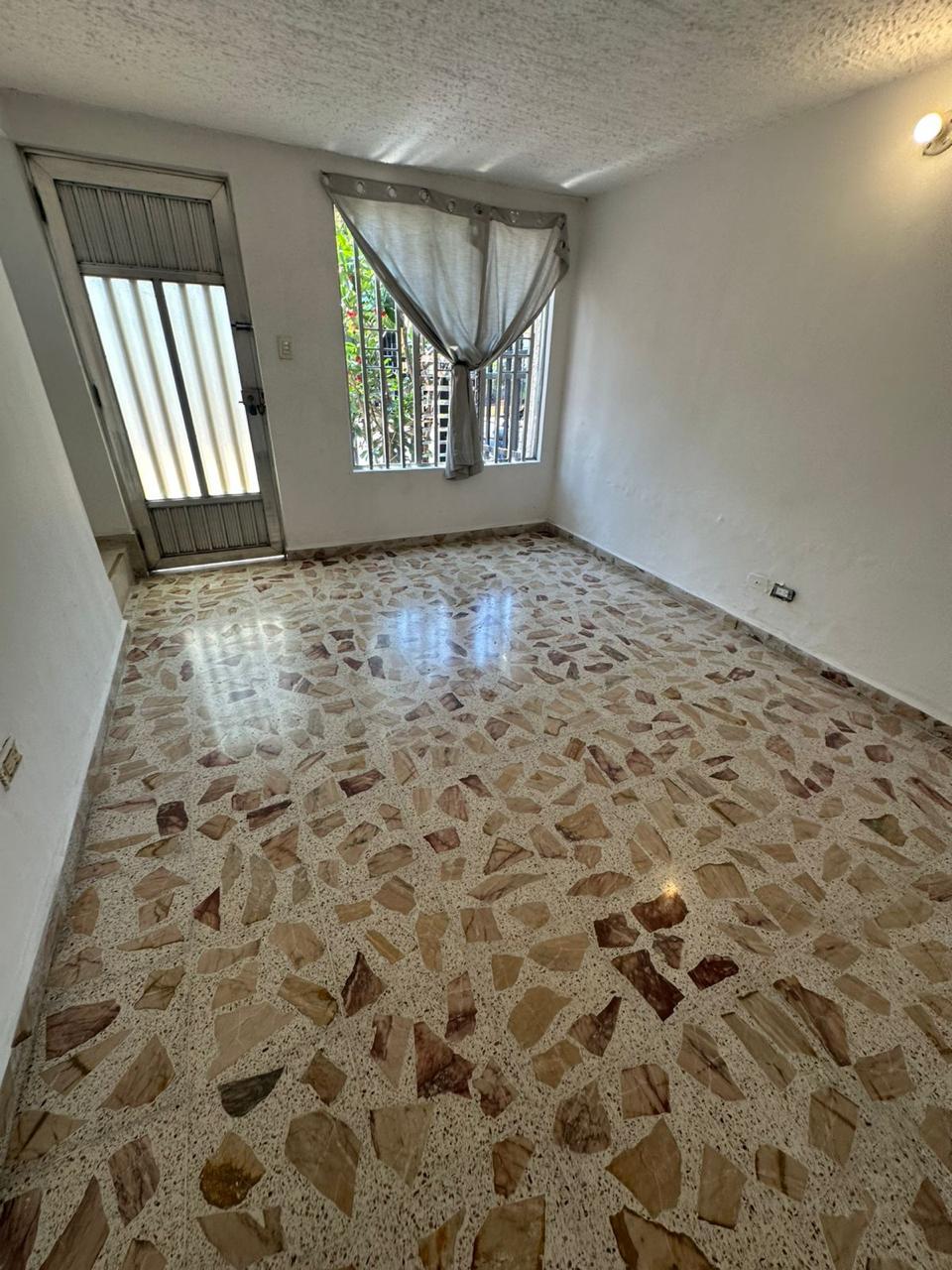 SAN PABLO - GUAYABAL, MEDELLÍN - CAVE01049