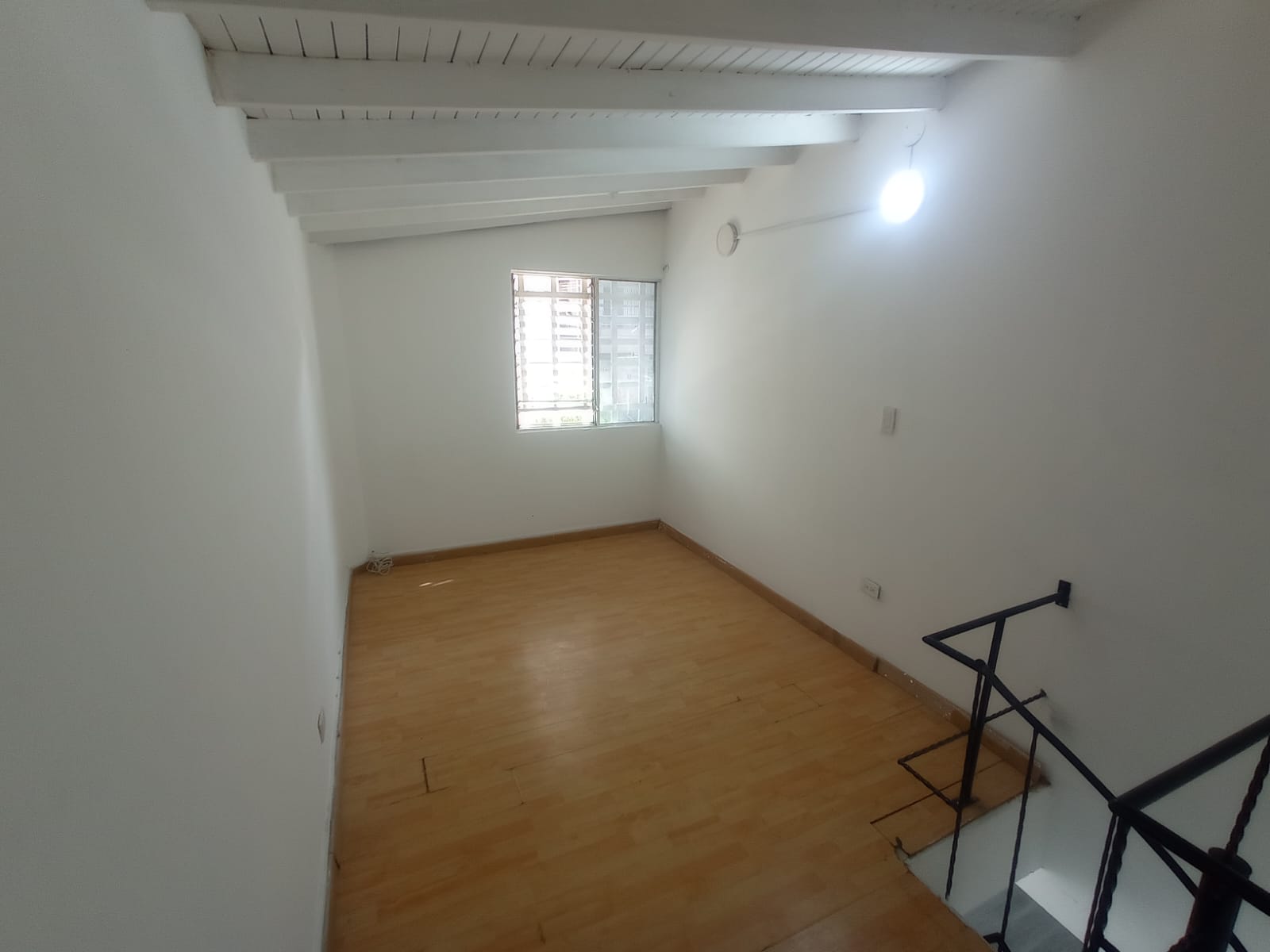 CONQUISTADORES, MEDELLÍN - LOAR01023