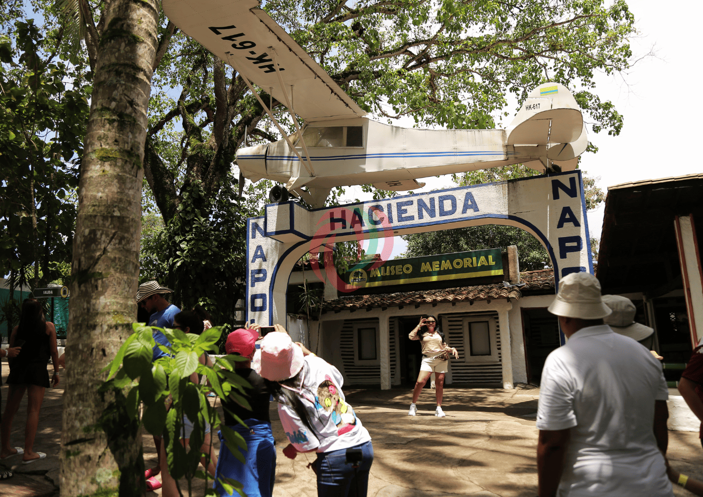 ¡Vive una Aventura Salvaje en el Parque Temático Hacienda Nápoles! view 3