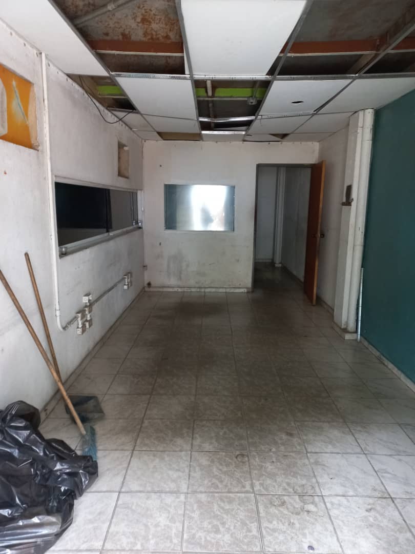 VENTA DE GALPON EN LA AVENIDA MUNICIPAL DE PUERTO LA CRUZ